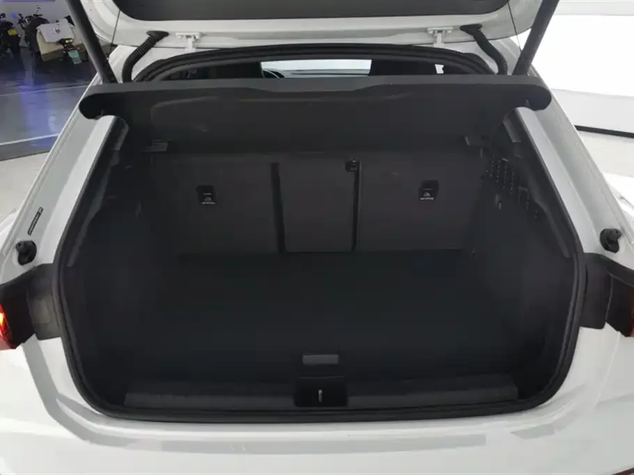 Audi A3 2024 из CN, фото 10