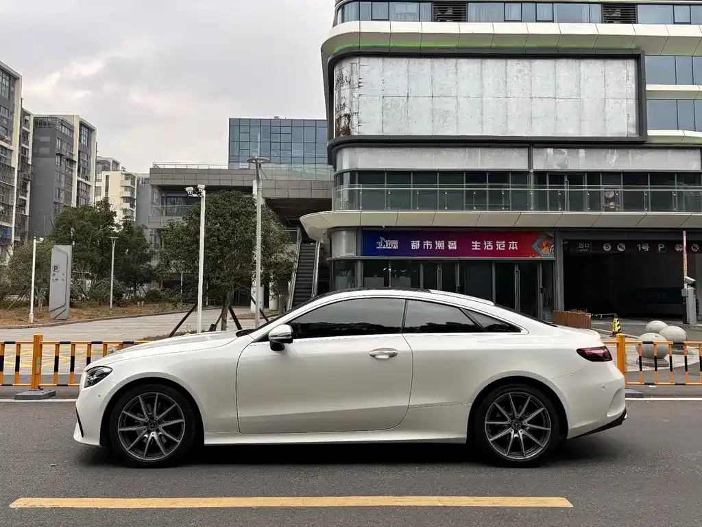 Mercedes-Benz E-Class (Import) — фото 5