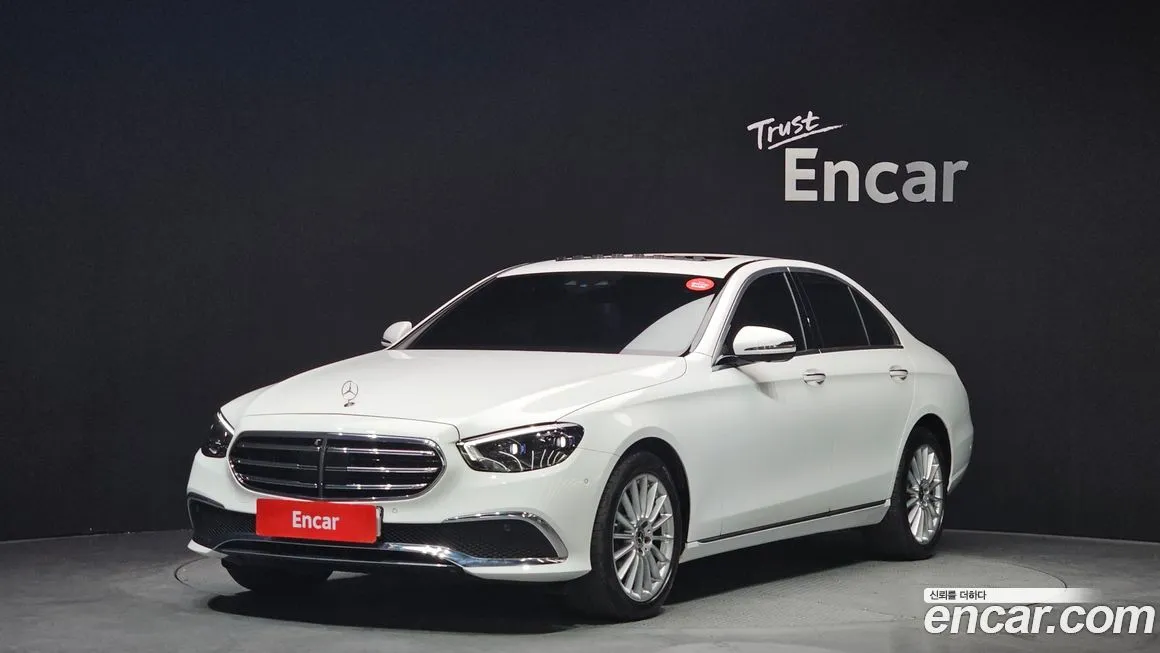 Mercedes-Benz E-Class — фото 1