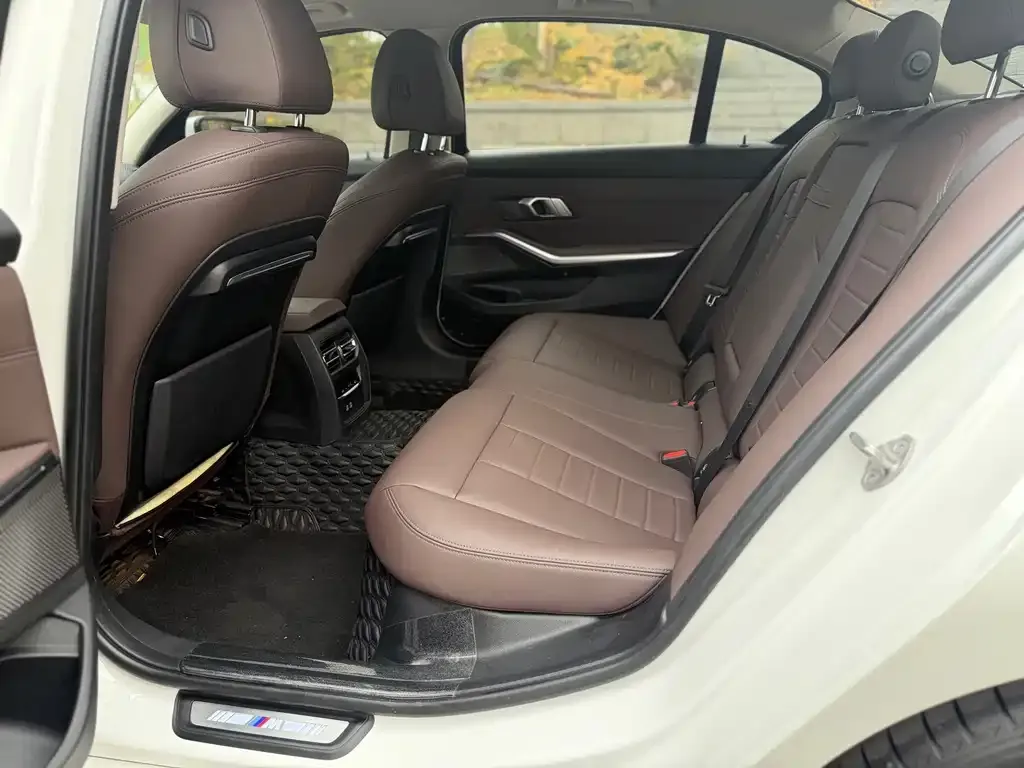 BMW 3 Series 2021 из CN, фото 10