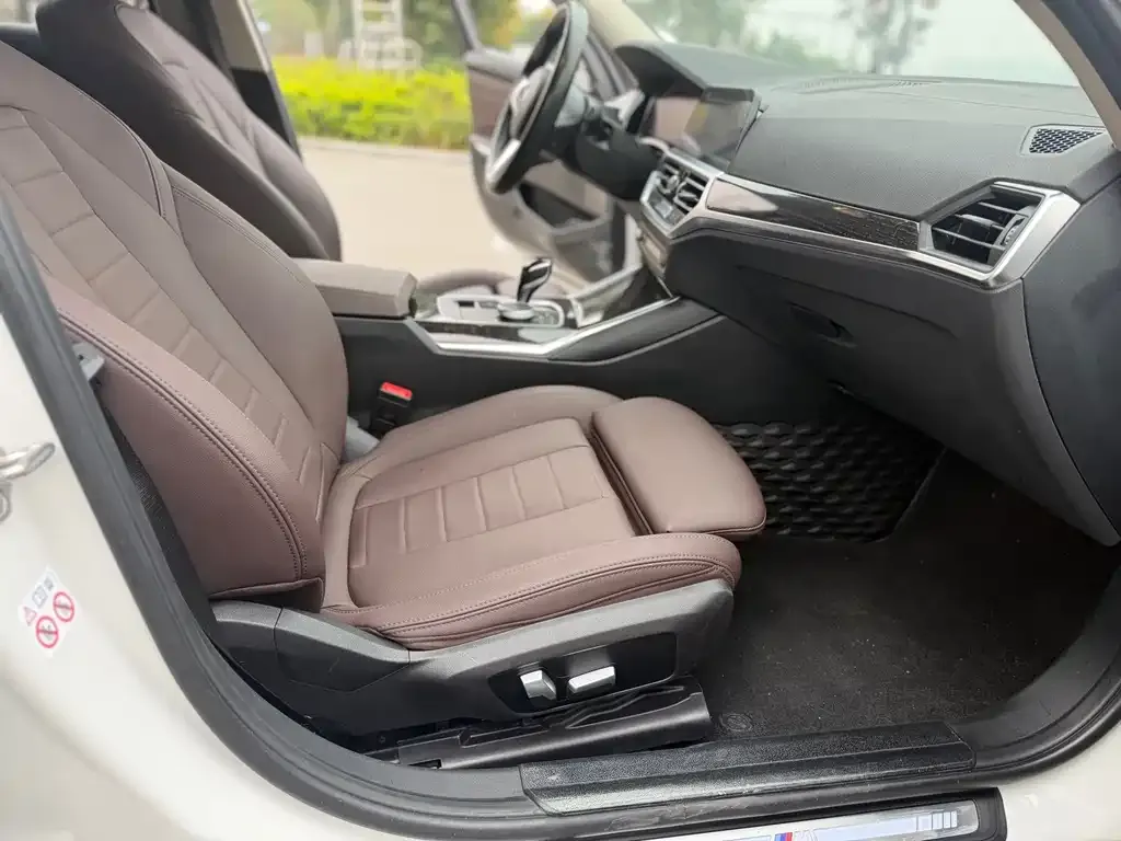 BMW 3 Series 2021 из CN, фото 3