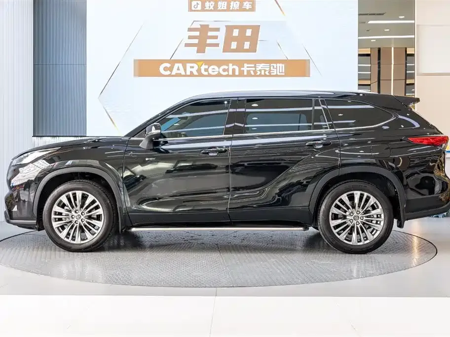 Toyota Highlander — фото 3