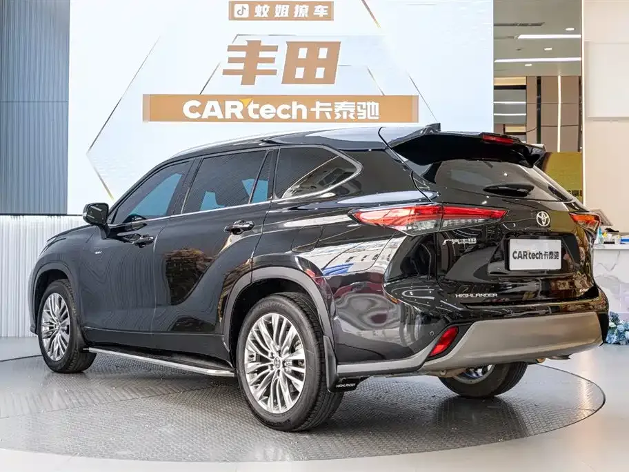 Toyota Highlander — фото 10