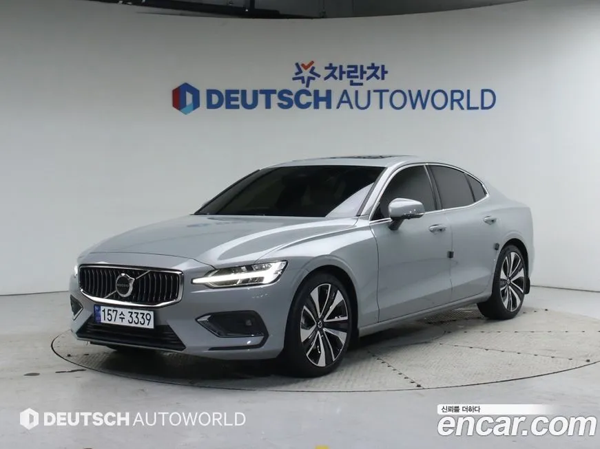 Volvo S60 2025 из KR, фото 2