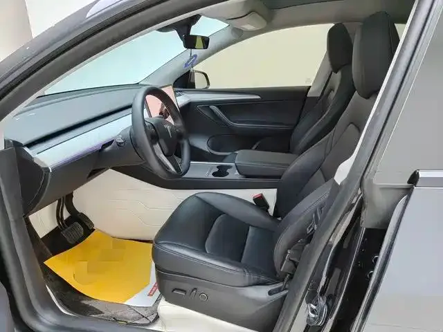 Tesla Model Y — фото 5