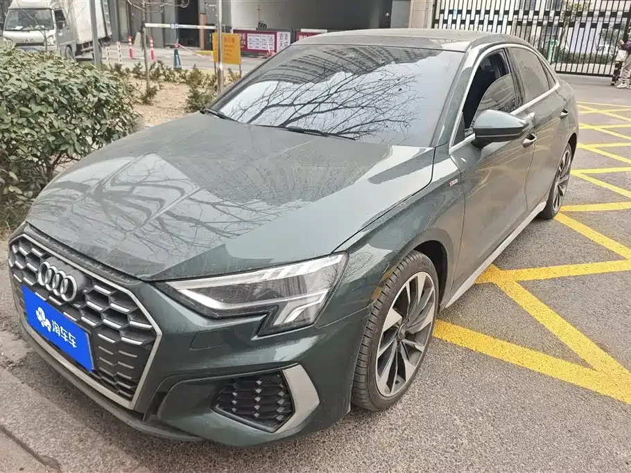 Audi A3 — фото 1