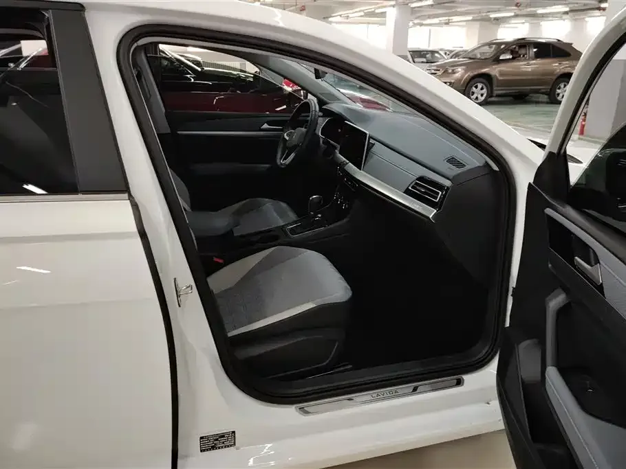 Volkswagen Lavida 2023 из CN, фото 7