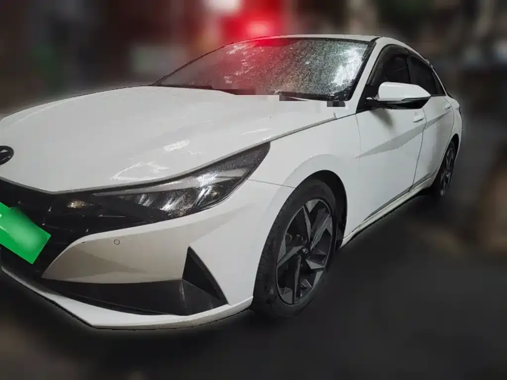 Hyundai Elantra — фото 2