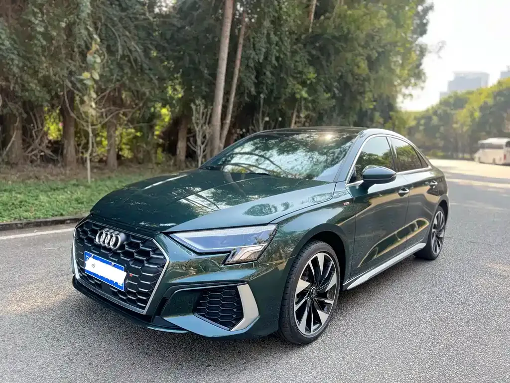Audi A3 — фото 1
