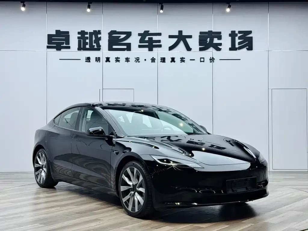 Tesla Model 3 — фото 8