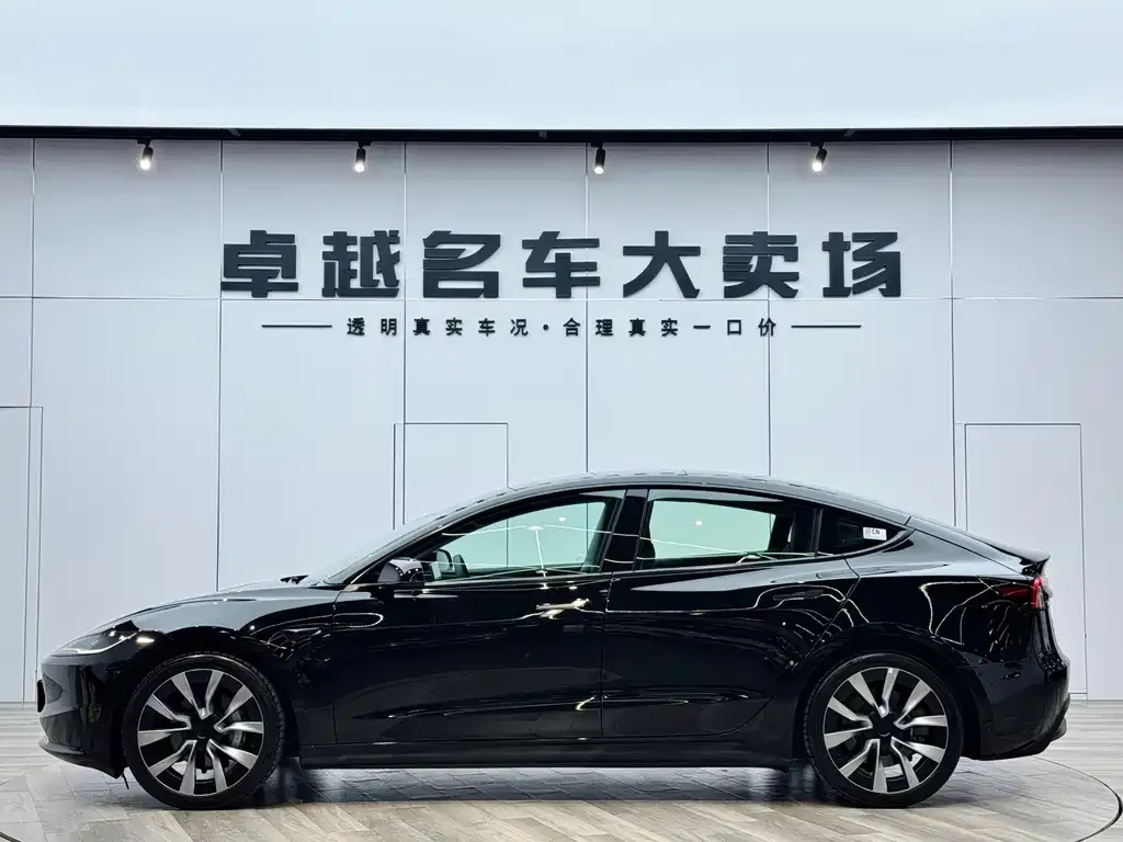 Tesla Model 3 — фото 9