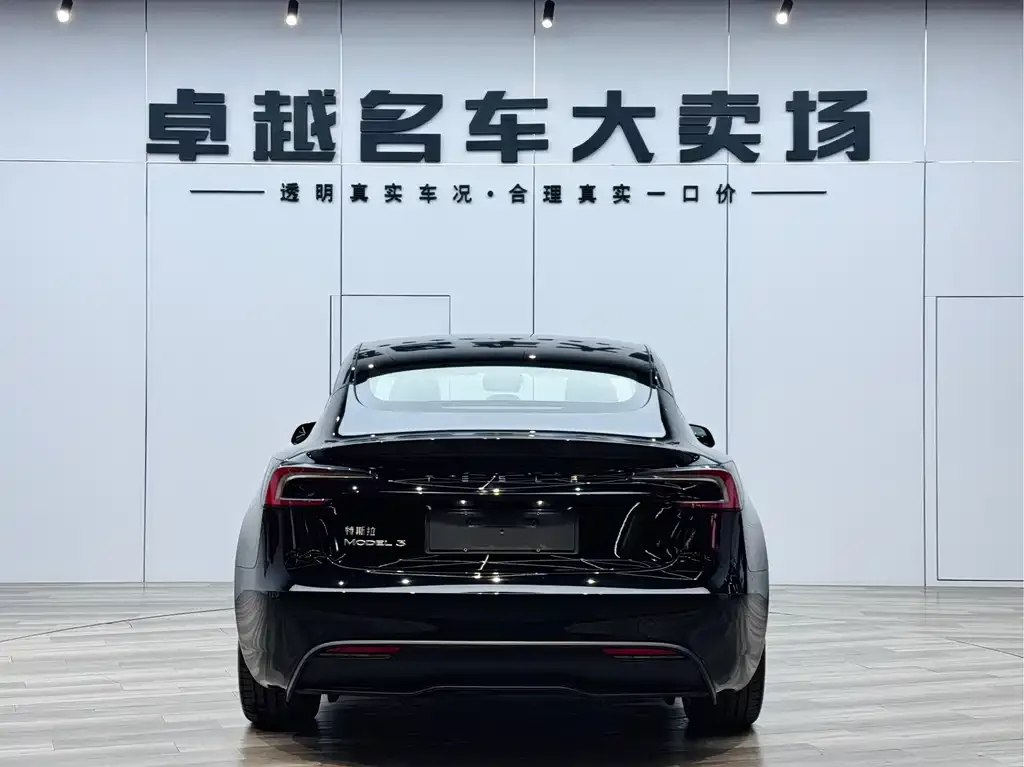 Tesla Model 3 — фото 10