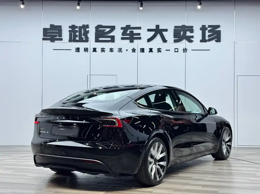 Tesla Model 3 — фото 6