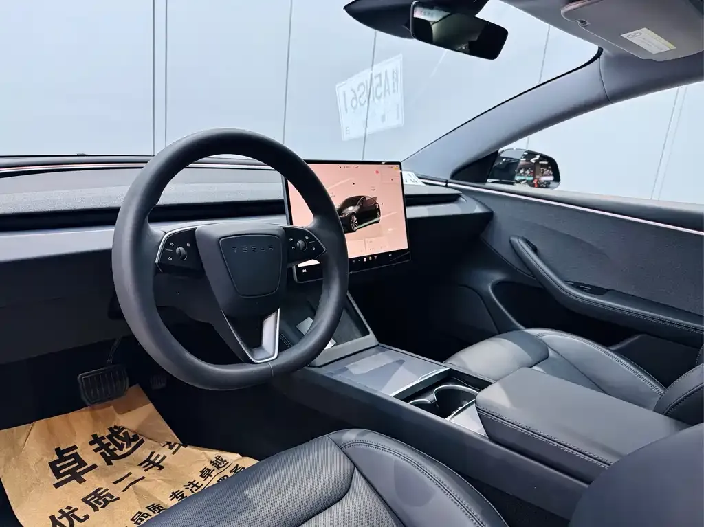 Tesla Model 3 — фото 2