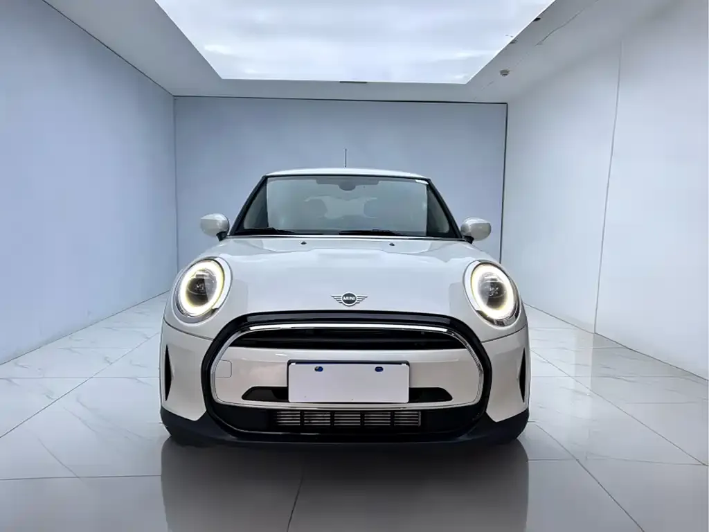 MINI Cooper (3-door) 2024 из CN, фото 2
