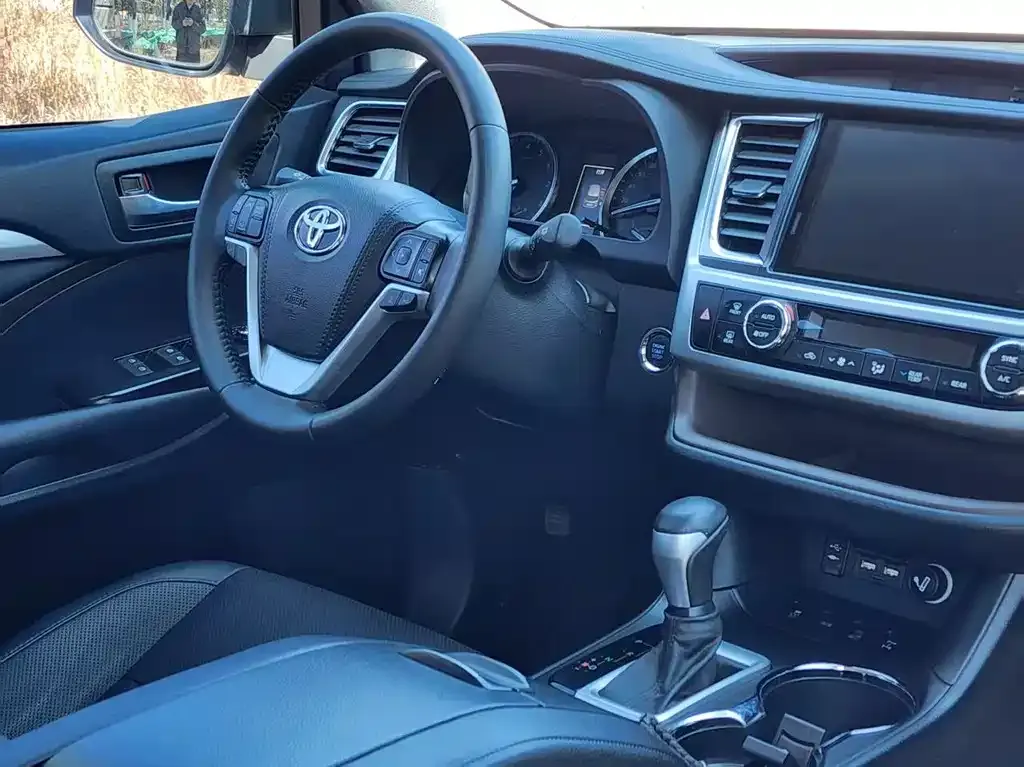 Toyota Highlander — фото 5