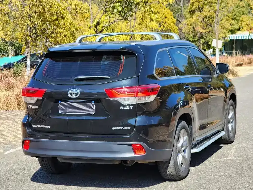 Toyota Highlander — фото 10