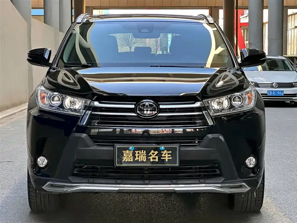 Toyota Highlander — фото 10