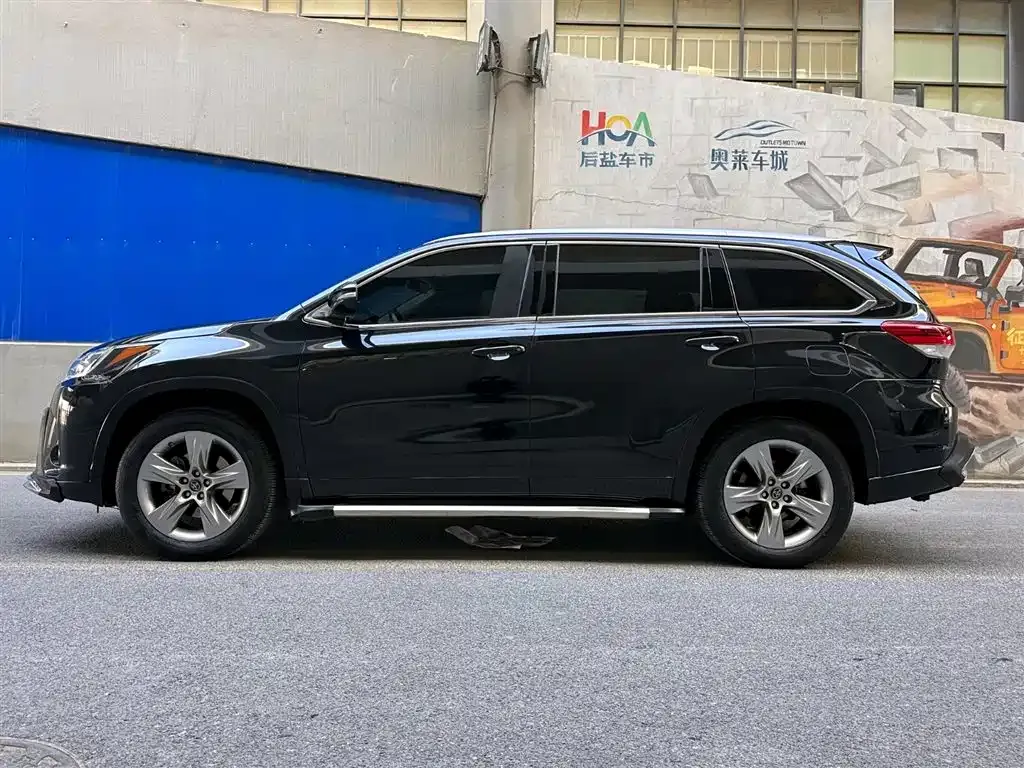 Toyota Highlander — фото 4