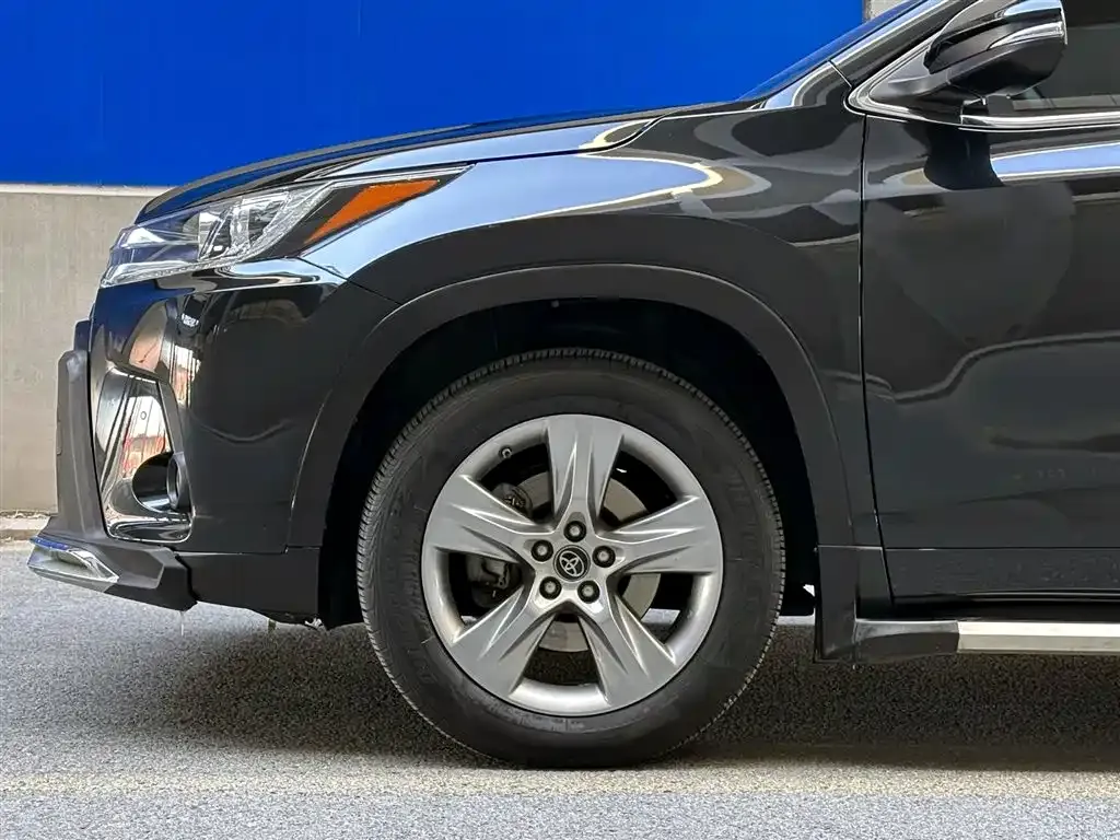 Toyota Highlander — фото 5