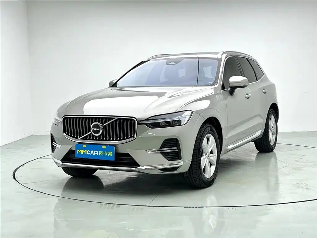 Volvo XC60 — фото 1