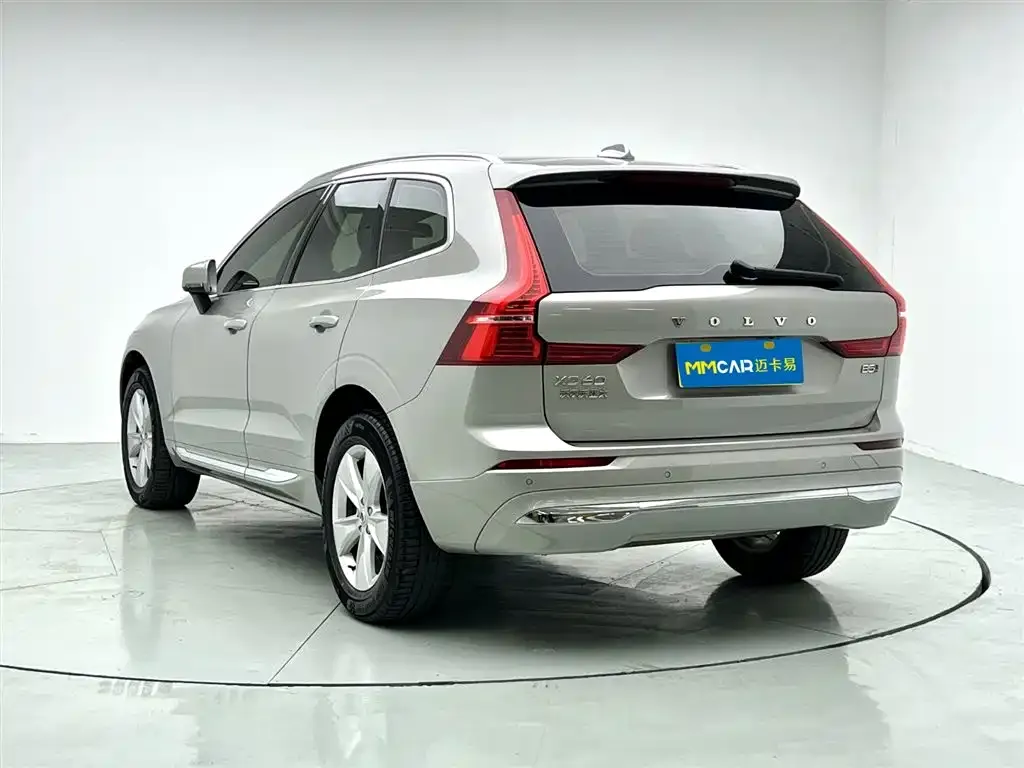 Volvo XC60 — фото 5