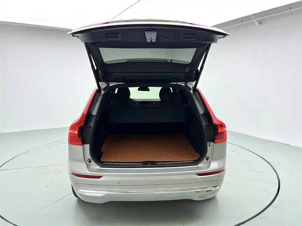 Volvo XC60 — фото 2