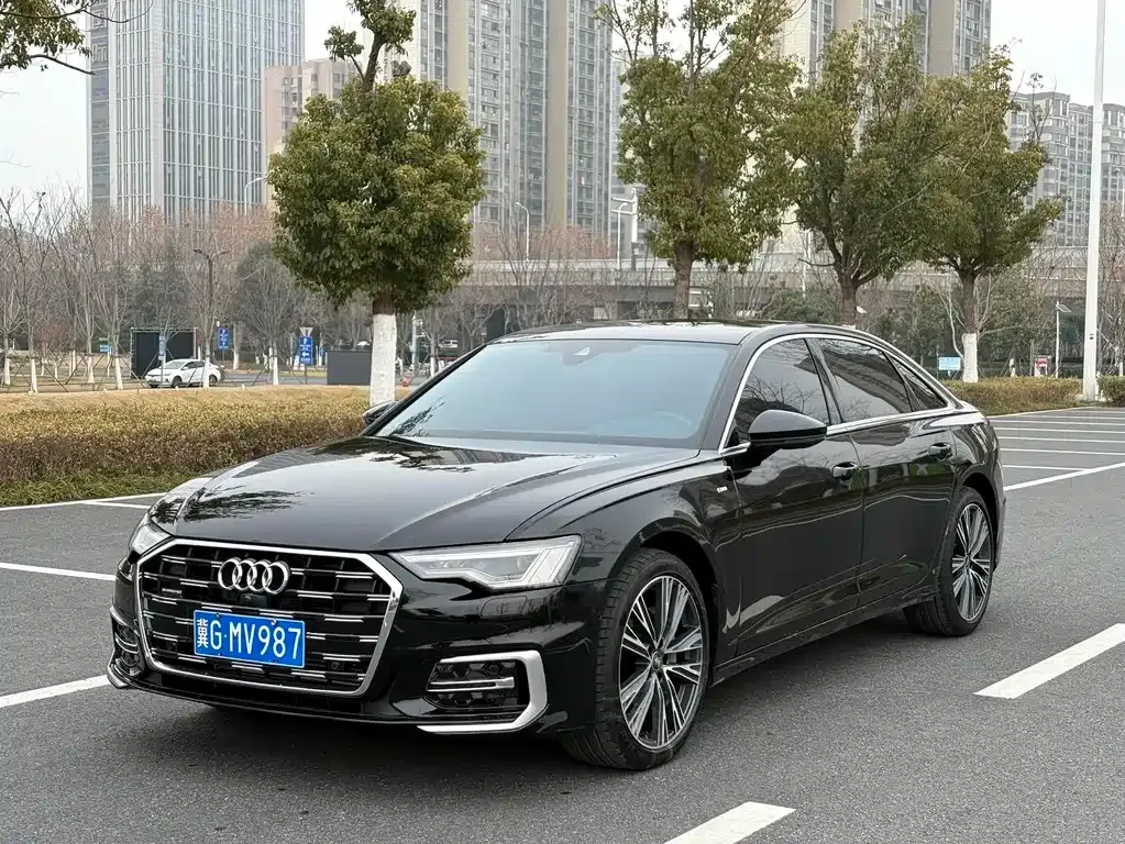 Audi A6L — фото 1