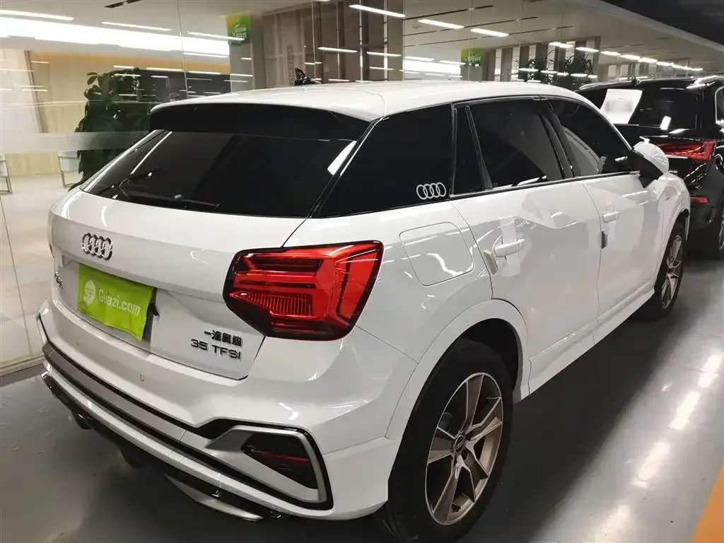 Audi Q2L 2024 из CN, фото 4