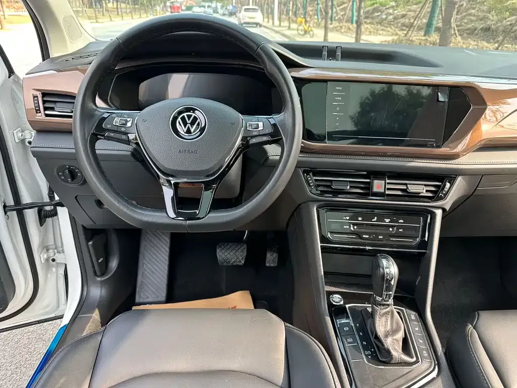 Volkswagen Tharu 2022 из CN, фото 7