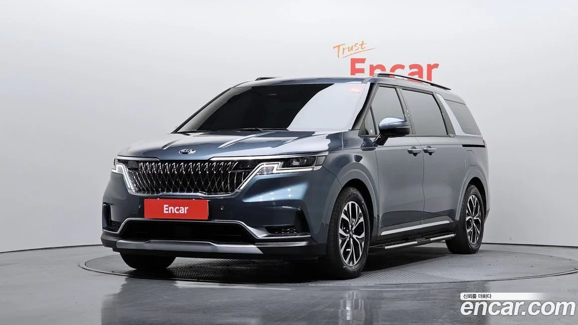 Kia Carnival — фото 1