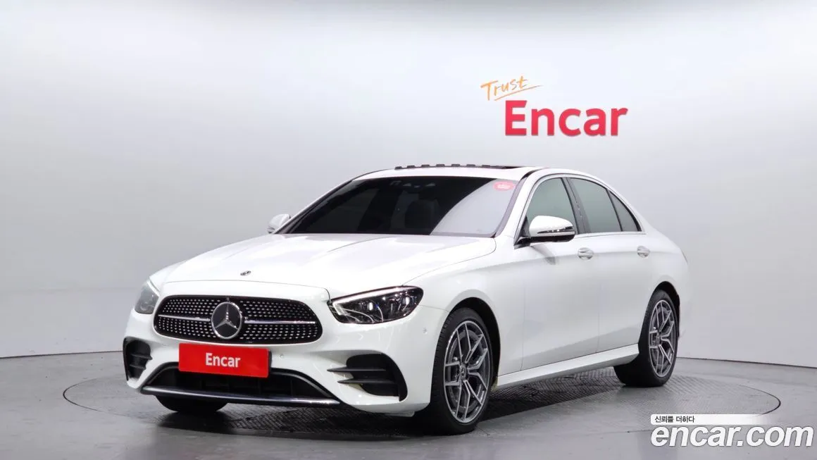Mercedes-Benz E-Class — фото 1