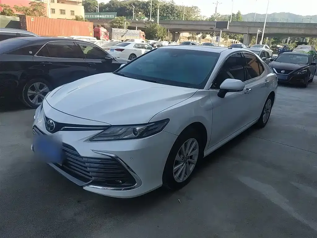 Toyota Camry 2023 из CN, фото 1