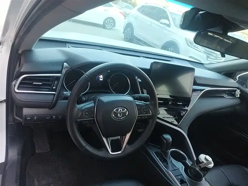 Toyota Camry 2023 из CN, фото 2