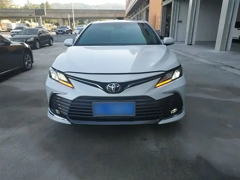 Toyota Camry 2023 из CN, фото 4