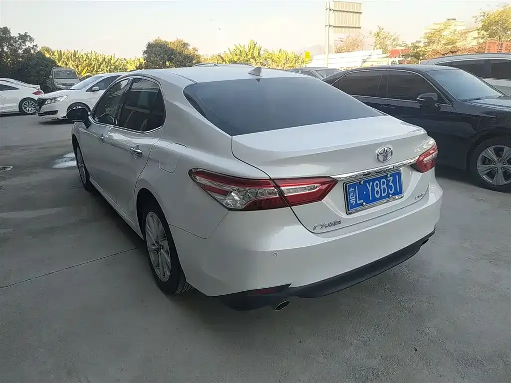 Toyota Camry 2023 из CN, фото 10
