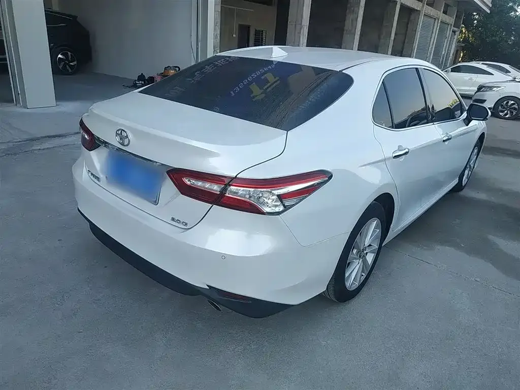 Toyota Camry 2023 из CN, фото 7