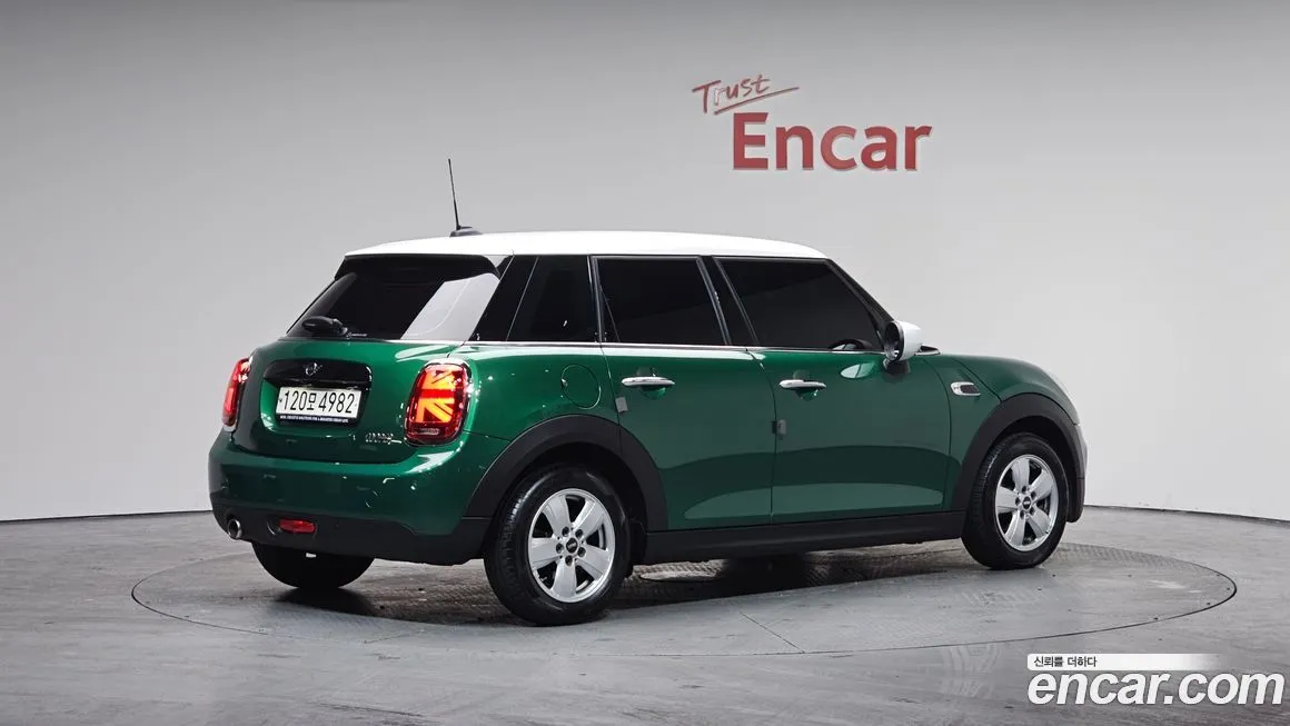 Mini Cooper 2021 из KR, фото 10