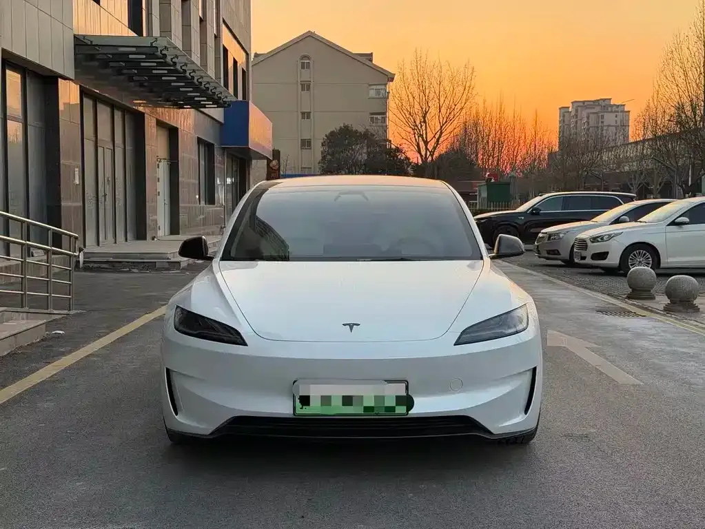 Tesla Model 3 — фото 6