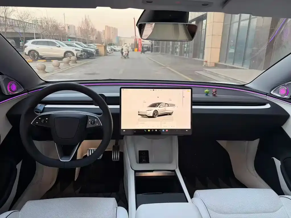 Tesla Model 3 — фото 4