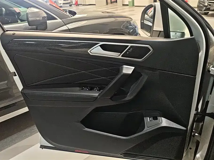 Volkswagen Tiguan L 2021 из CN, фото 7