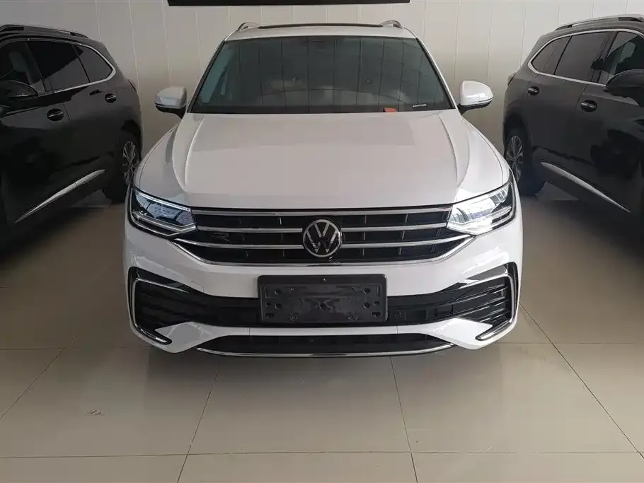 Volkswagen Tiguan L — фото 5