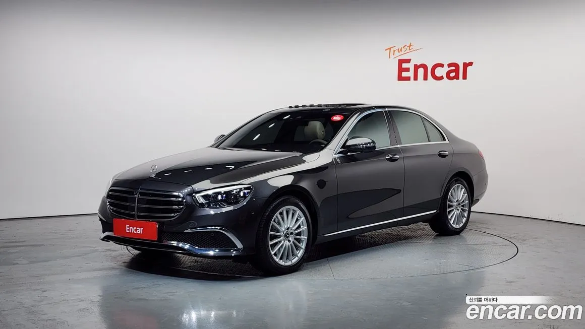 Mercedes-Benz E-Class — фото 1