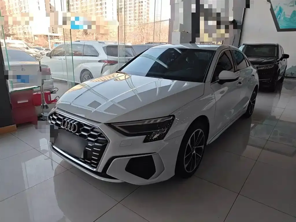 Audi A3 2023 из CN, фото 2