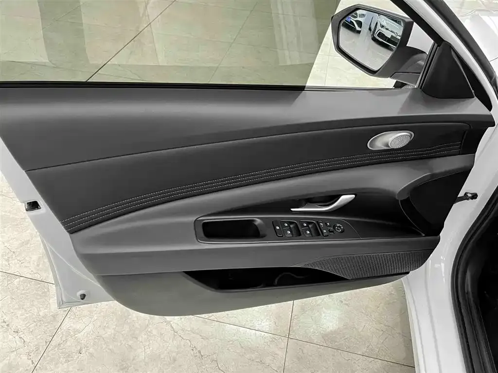 Hyundai Elantra 2023 из CN, фото 6