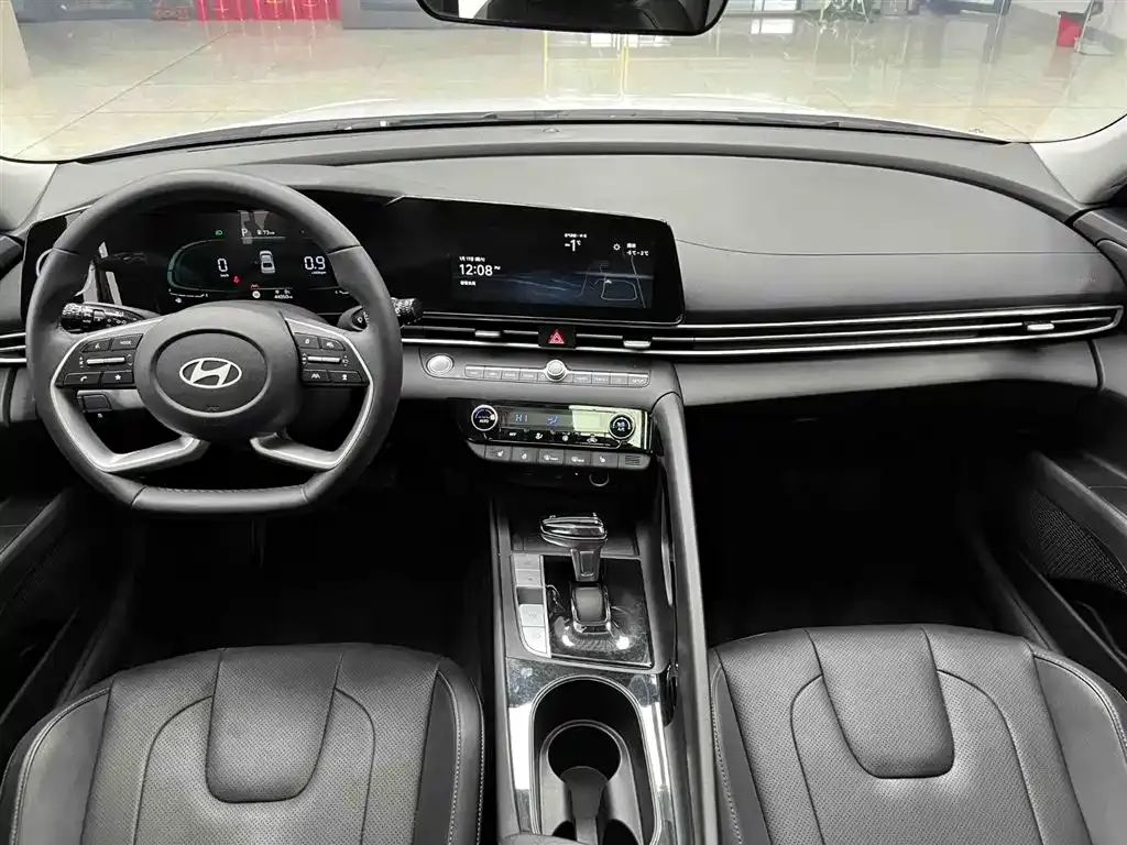 Hyundai Elantra 2023 из CN, фото 5