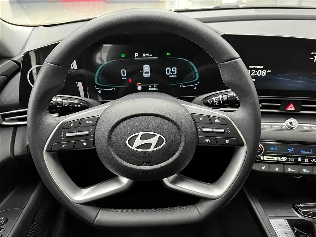 Hyundai Elantra 2023 из CN, фото 9