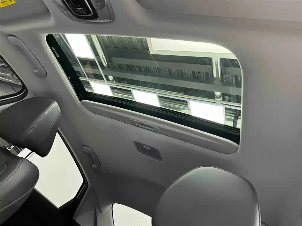 Hyundai Elantra 2023 из CN, фото 3