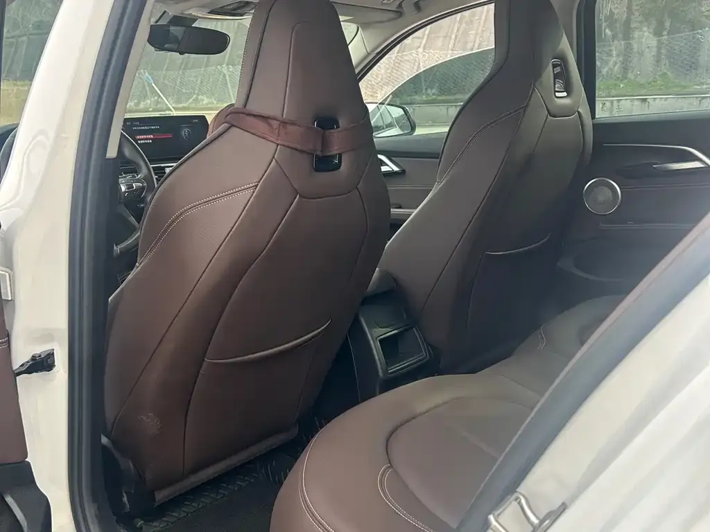 BMW 1 Series 2023 из CN, фото 4