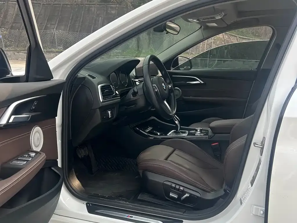 BMW 1 Series 2023 из CN, фото 7
